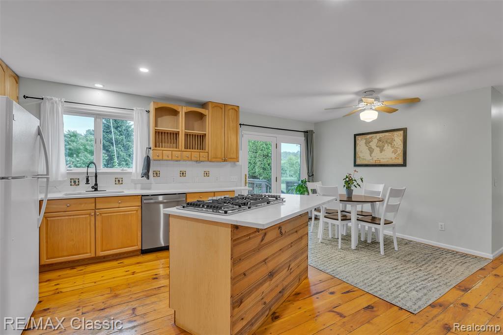 917 Middle Road Highland, MI 48357 - Photo 18 of 97