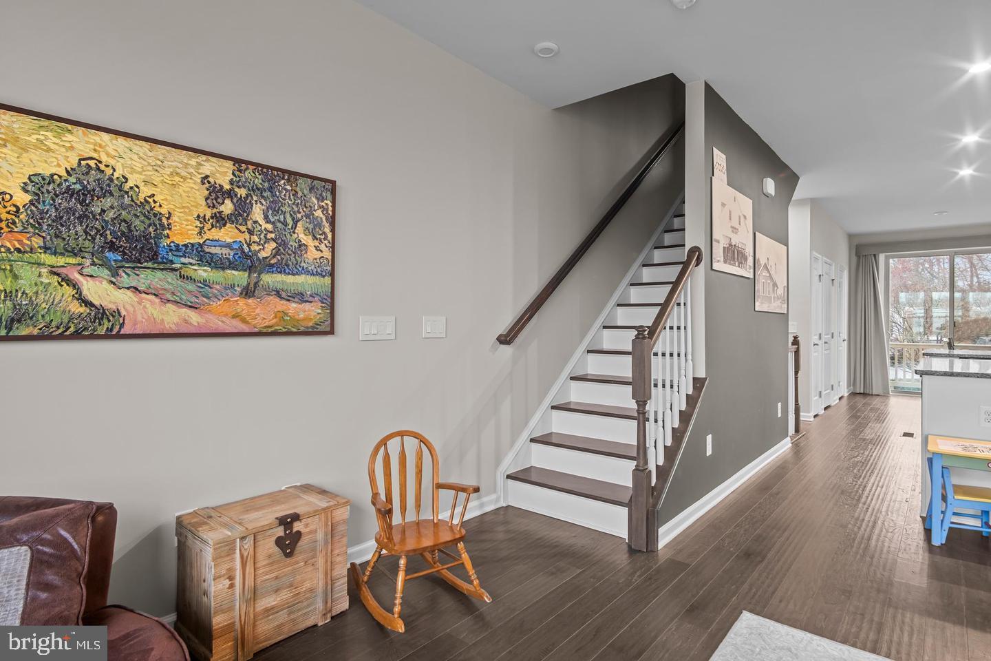 43821 Stubble Cor Square Ashburn, VA 20147 - Photo 10 of 25 a view of a livingroom with furniture and entryway