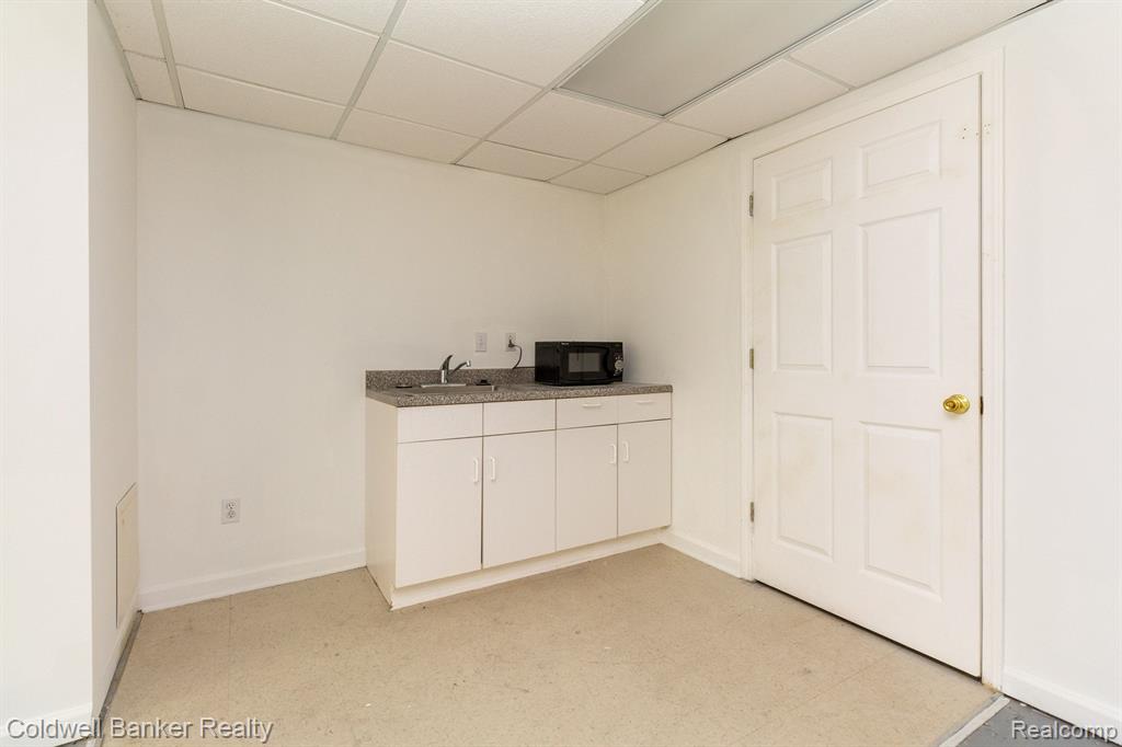 3870 Beechcrest Road Rochester Hills, MI 48309 - Photo 39 of 47