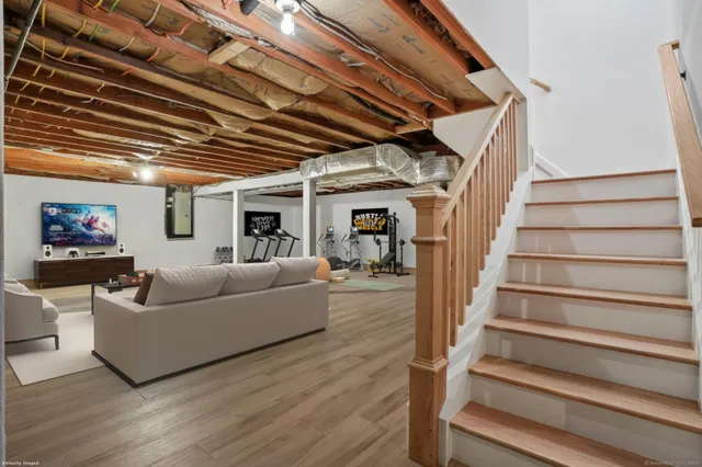 $1,495,000 | 4 Trails End Road, Weston, CT 06883