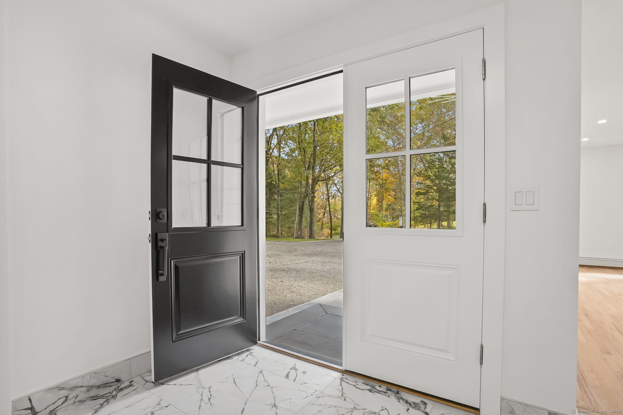 4 Trails End Road Weston, CT 06883 - Photo 4 of 40