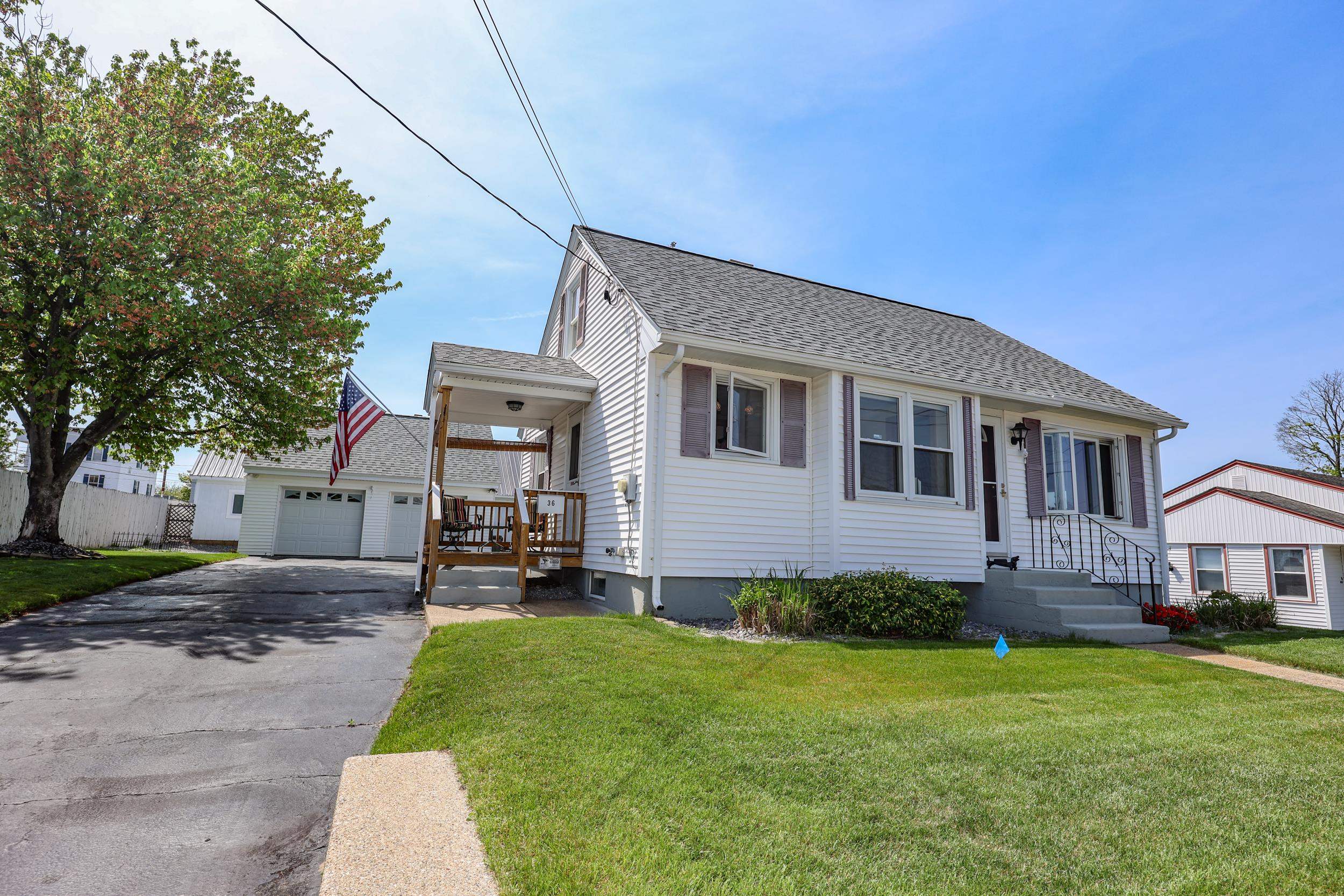 36 Alsace Street Manchester, NH 03102 - Photo 3 of 43