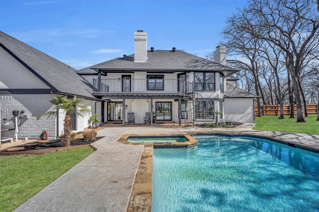 7004 Ledbetter Road Arlington, TX 76001 - Photo 4 of 40