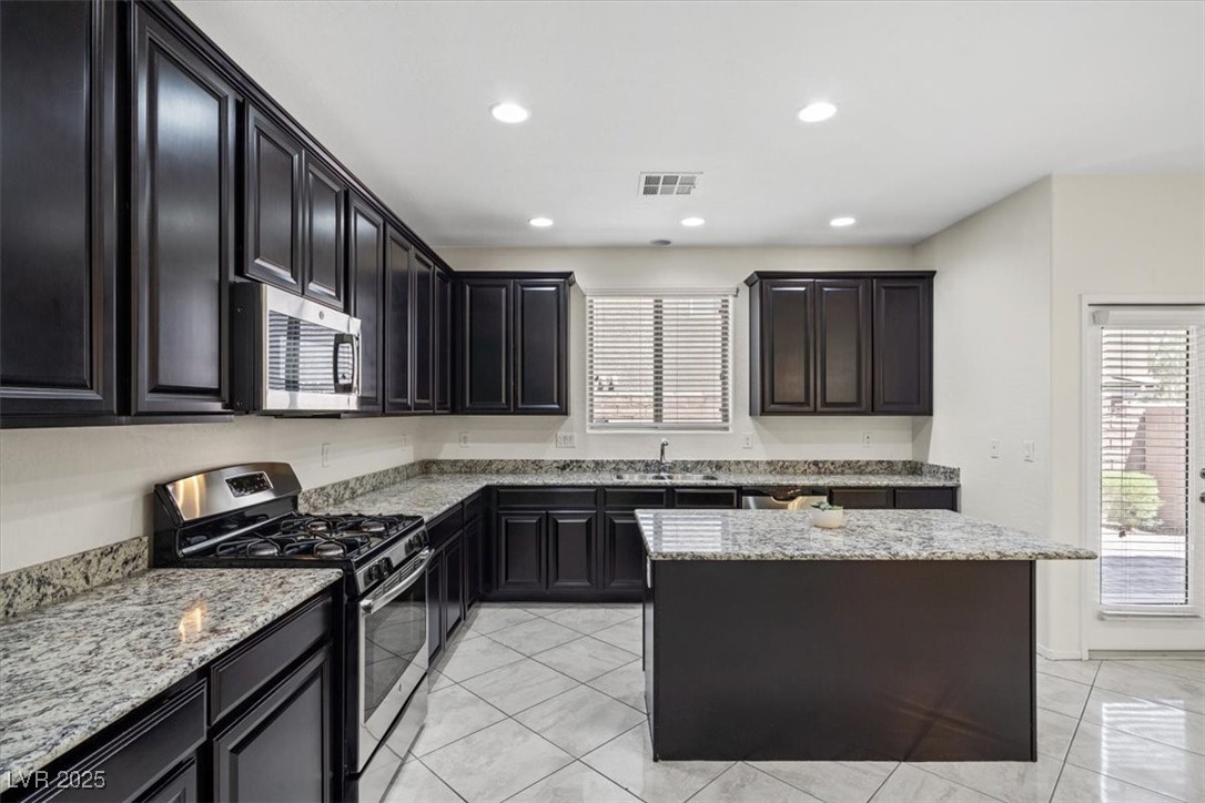 7782 Peaceful Trellis Drive Las Vegas, NV 89179 - Photo 6 of 21