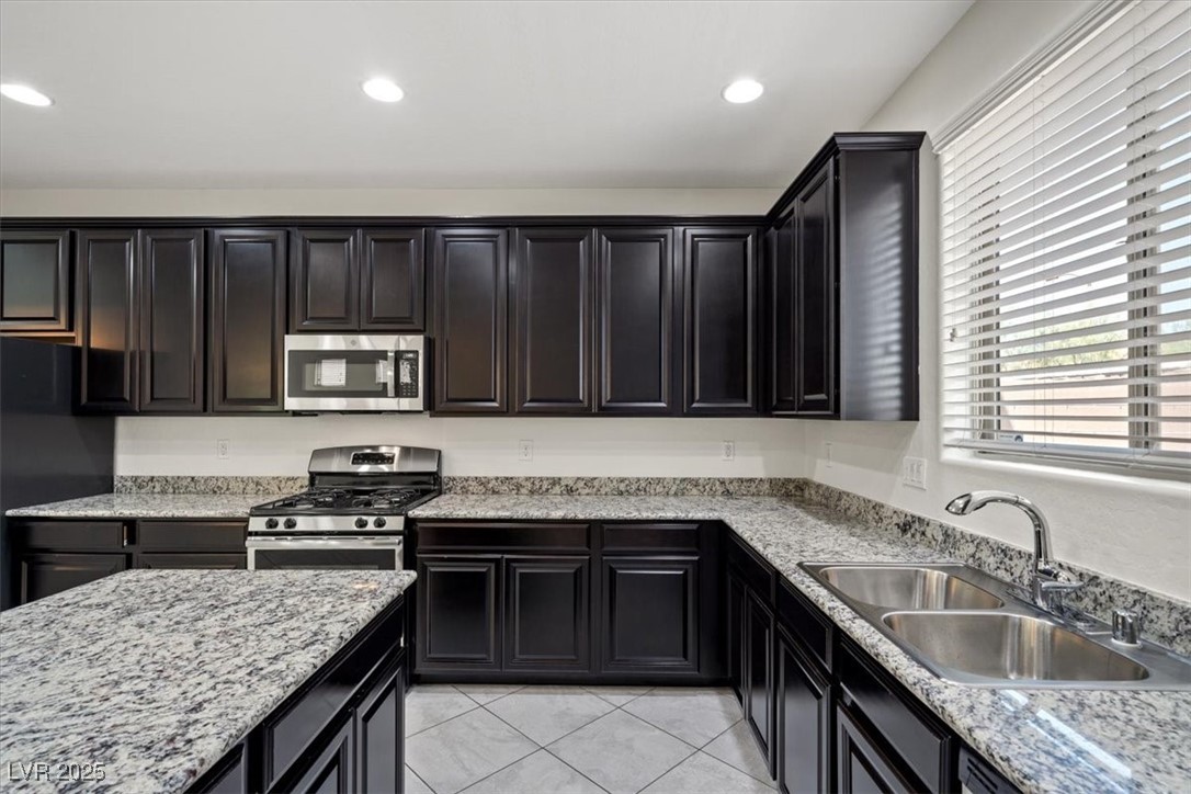 7782 Peaceful Trellis Drive Las Vegas, NV 89179 - Photo 8 of 21