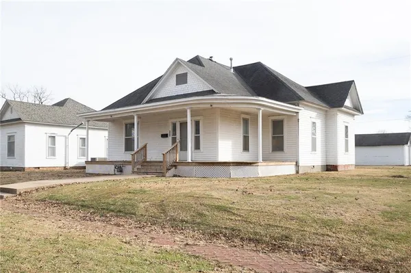 $85,000 | 803 East 6th Street, Cherryvale, KS 67335