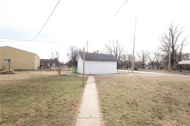 $90,000 | 803 East 6th Street, Cherryvale, KS 67335