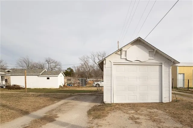 $90,000 | 803 East 6th Street, Cherryvale, KS 67335