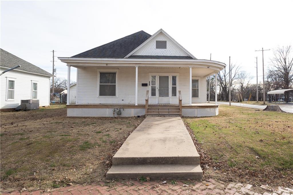 803 East 6th Street Cherryvale, KS 67335 - Photo 3 of 25