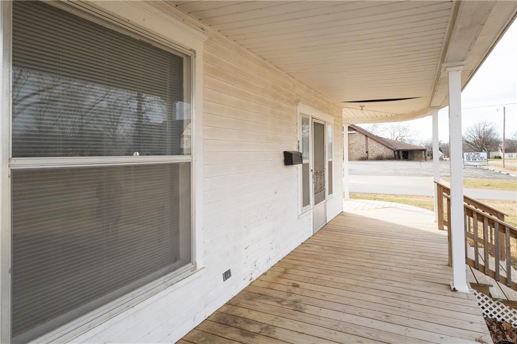 803 East 6th Street Cherryvale, KS 67335 - Photo 5 of 25