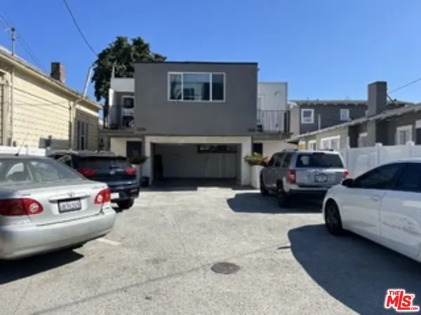 $1,000 | 1608 West 36th Place, Los Angeles, CA 90018