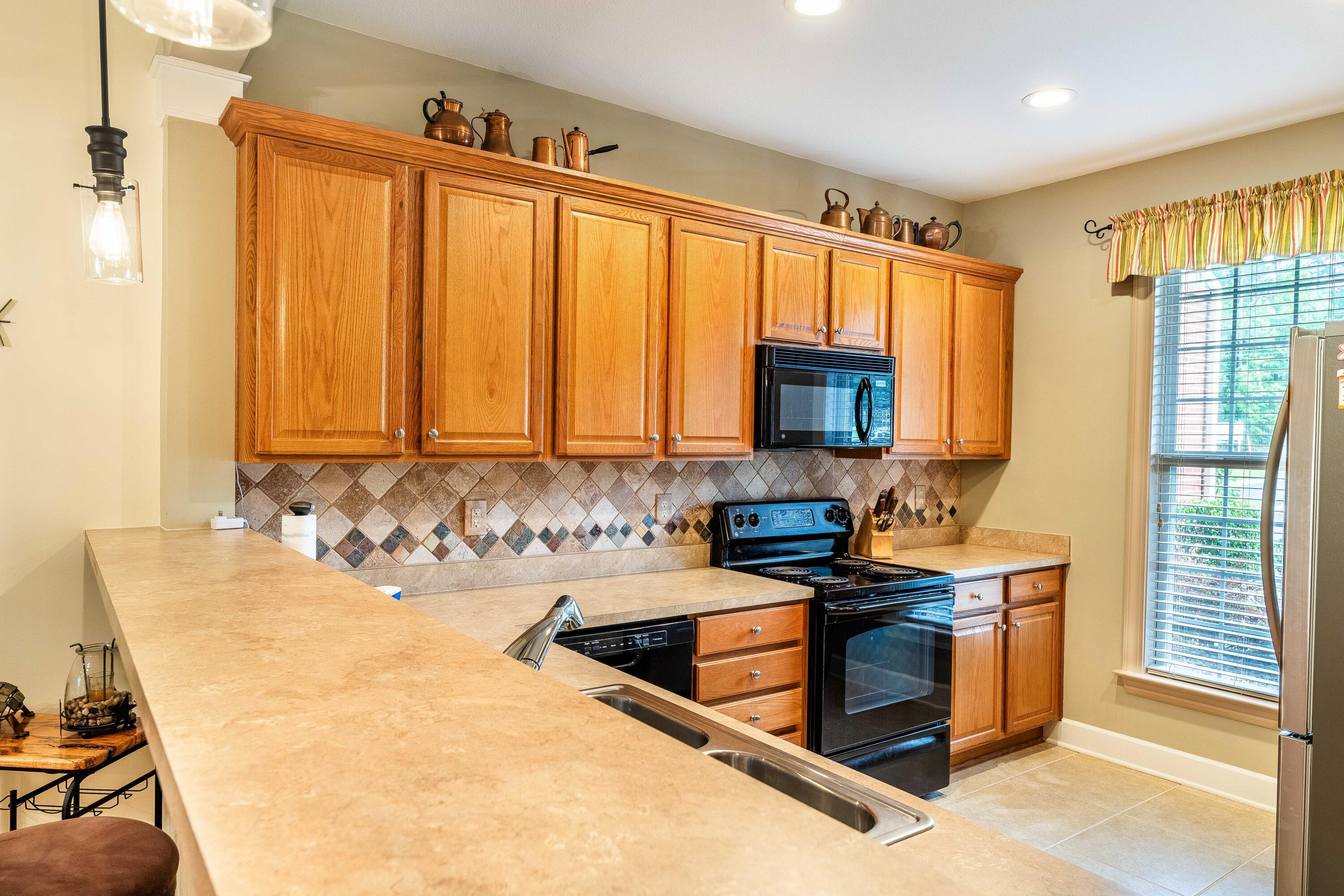 202 Trillium Court Santee, SC 29142 - Photo 7 of 36 Kitchen Breakfast Bar