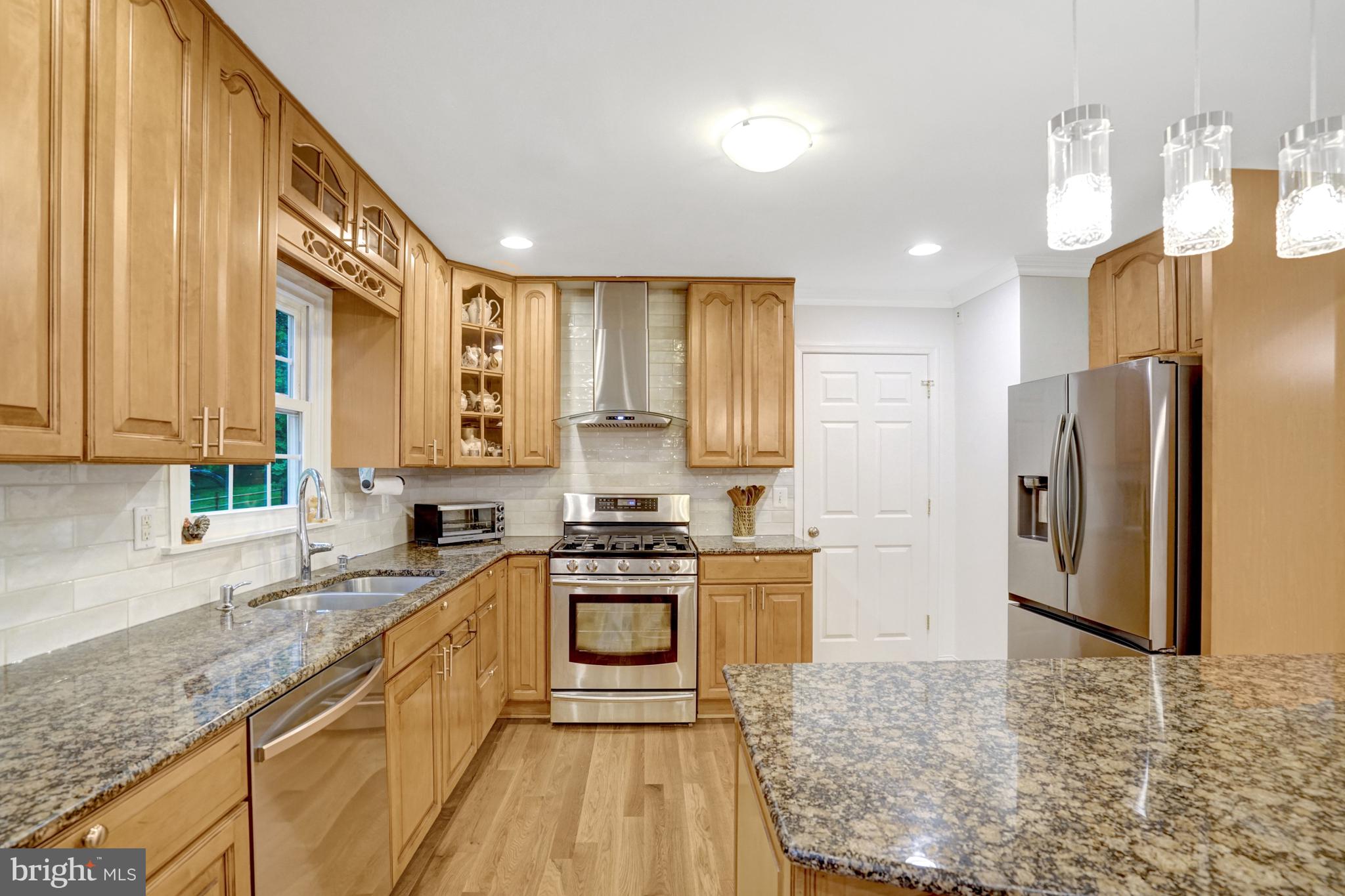 8304 Five Gates Road Annandale, VA 22003 - Photo 26 of 91