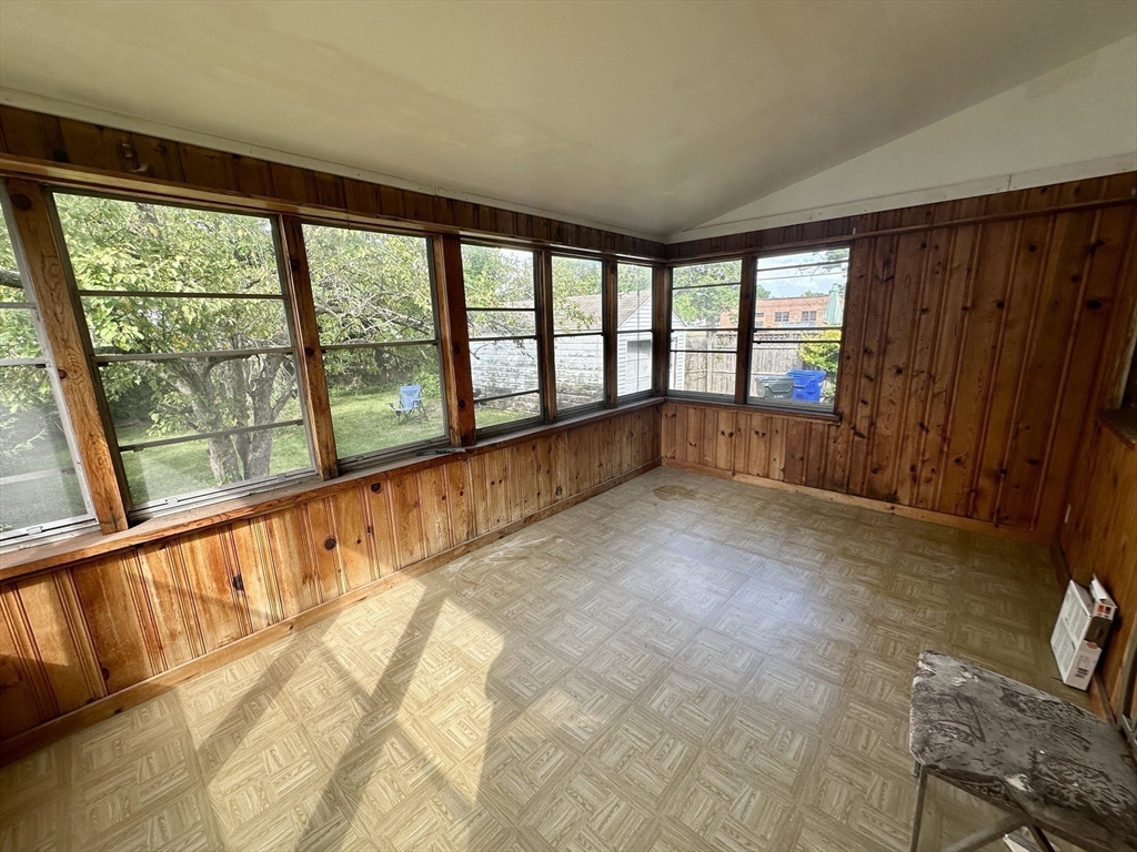 59 Alvin Street Springfield, MA 01104 - Photo 8 of 14