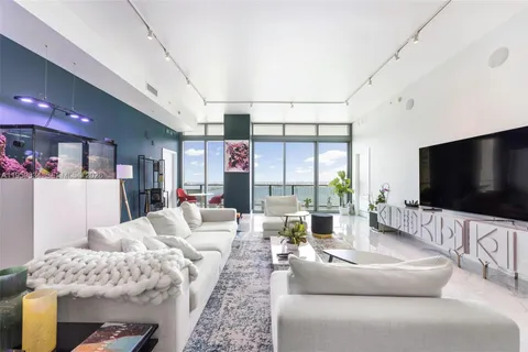 $2,300,000 | 460 Northeast 28th Street, Unit 4002, Miami, FL 33137