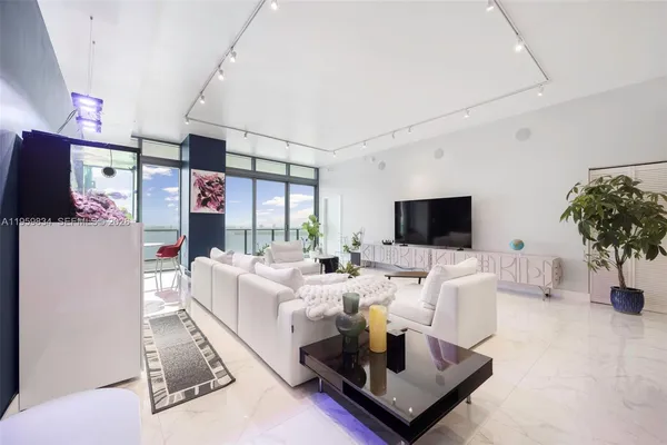 $2,275,000 | 460 Northeast 28th Street, Unit 4002, Miami, FL 33137