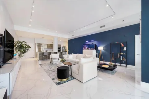 $2,300,000 | 460 Northeast 28th Street, Unit 4002, Miami, FL 33137