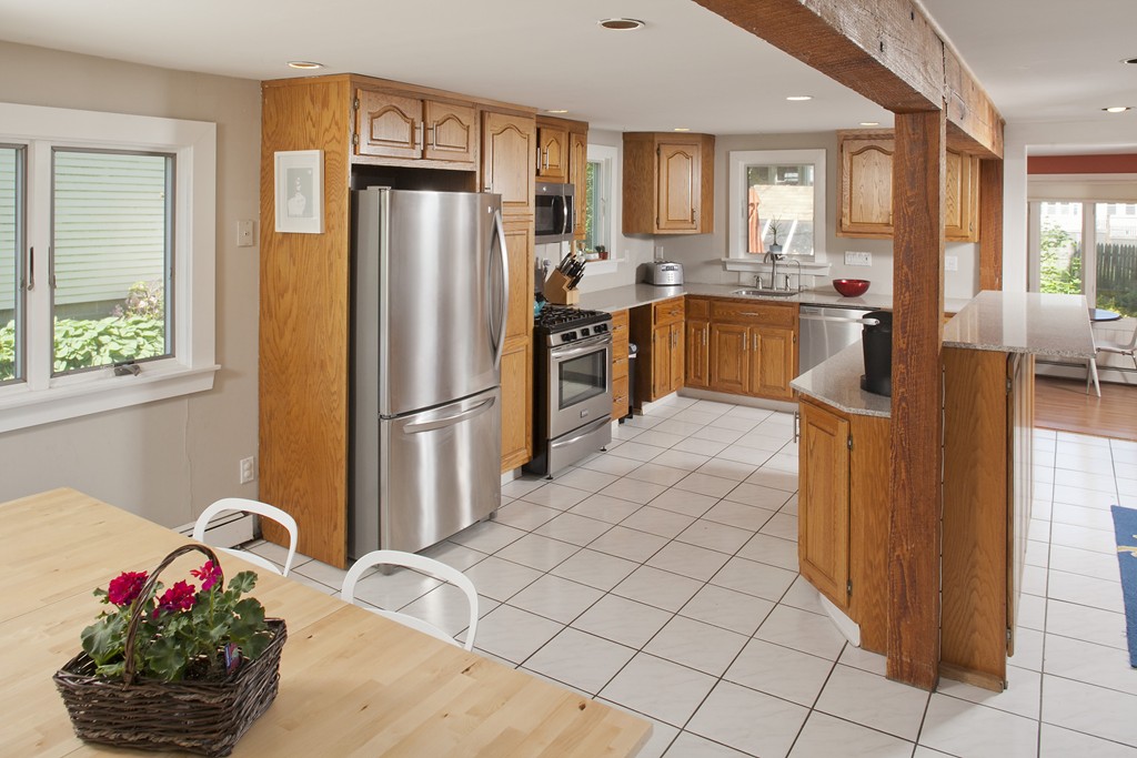 19 Andrew Road Hull, MA 02045 - Photo 2 of 15 Gallery Image 2