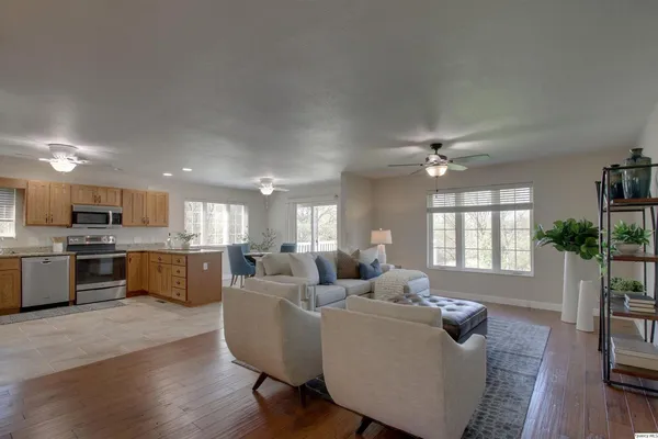 $355,000 | 1122 Stone Crest Villa Drive, Quincy, IL 62305