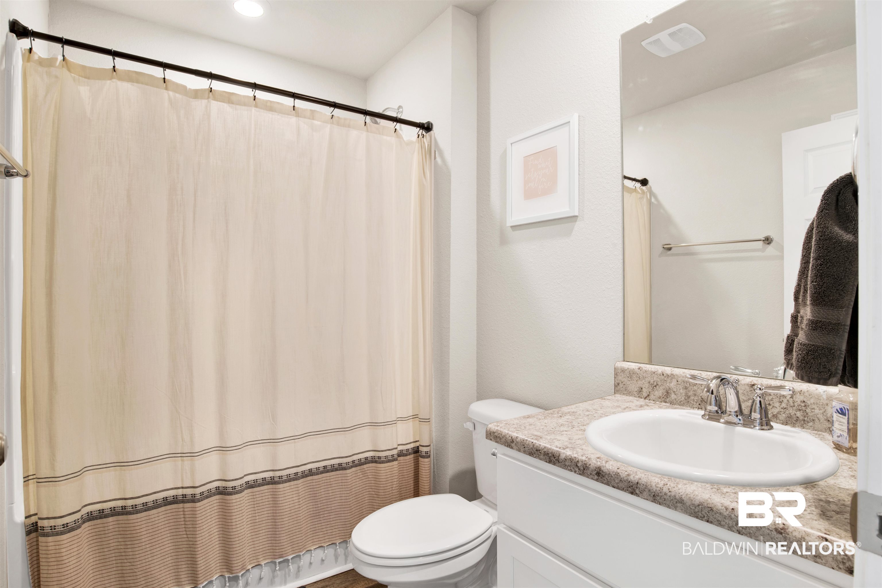 8008 Pickwick Dr. Foley, AL 36535 - Photo 24 of 33 Guest Bathroom