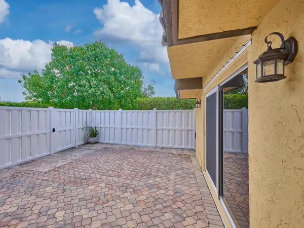 $334,990 | 22168 Boca Rancho Drive, Unit D, Boca Raton, FL 33428