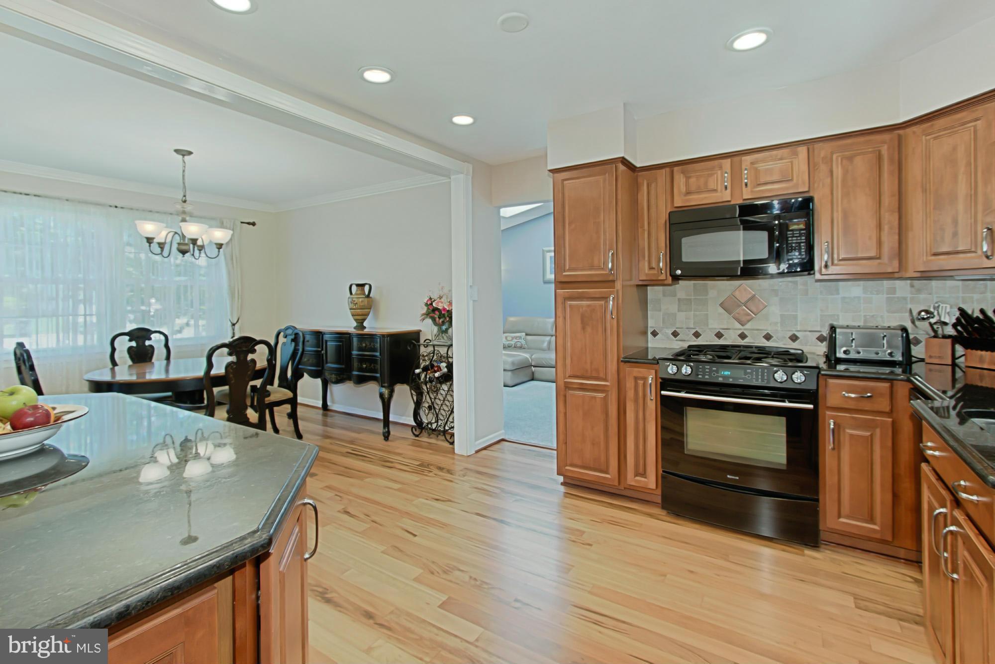 8123 Greeley Boulevard Springfield, VA 22152 - Photo 9 of 30 Kitchen