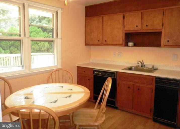 10857 Sandringham Road Cockeysville, MD 21030 - Photo 4 of 16 Kitchen