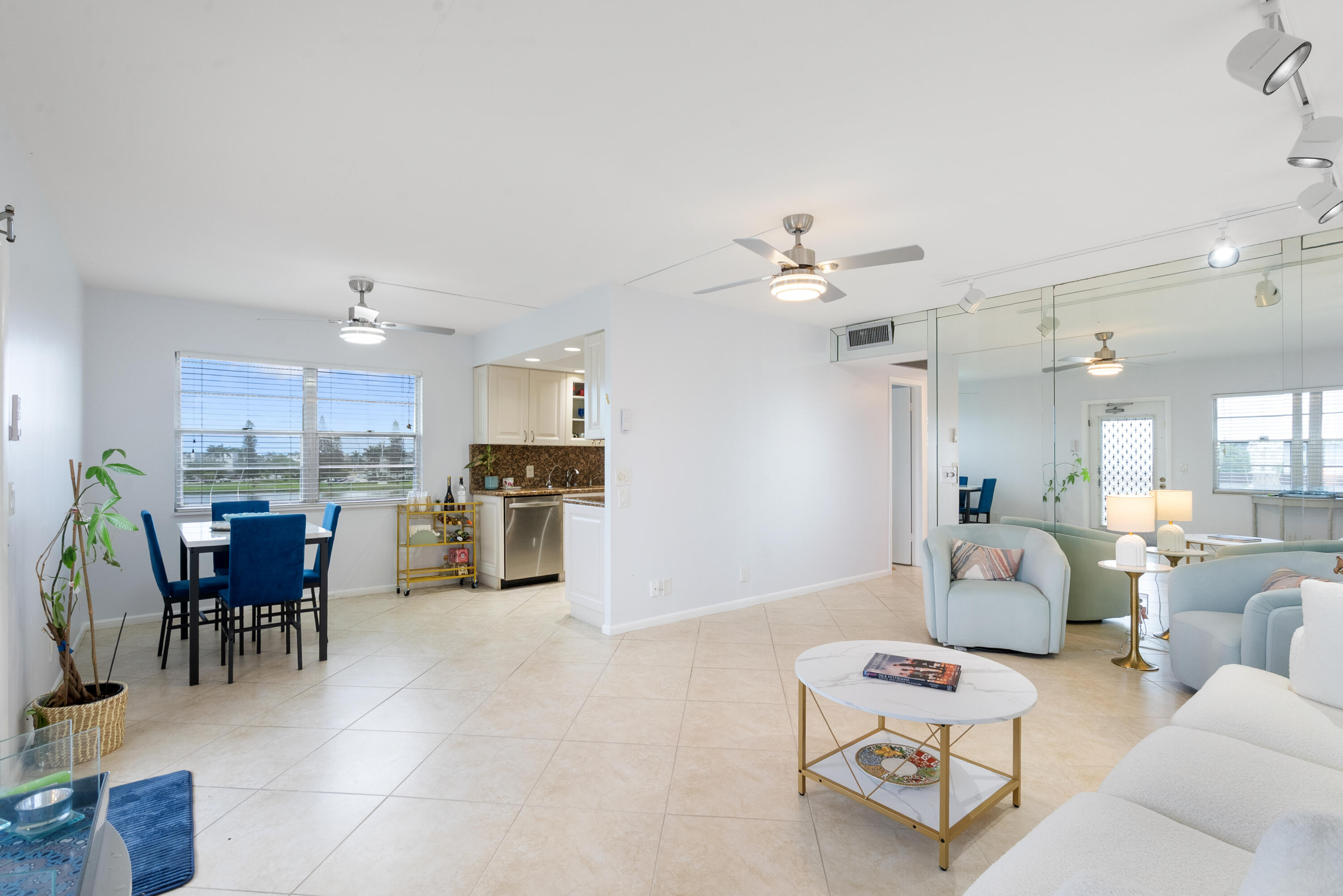 4060 Cornwall C Boca Raton, FL 33434 - Photo 6 of 25 DSC03298