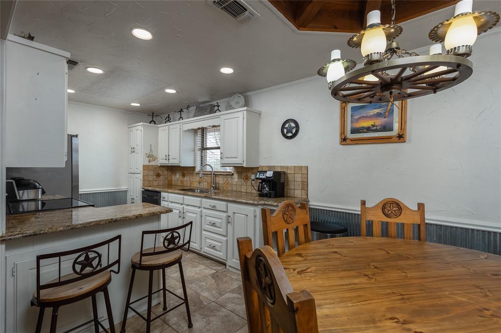 1290 Sweet Springs Road Weatherford, TX 76088 - Photo 7 of 37