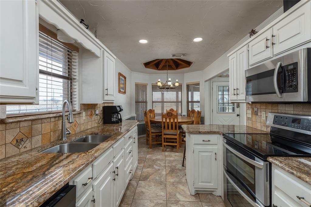 1290 Sweet Springs Road Weatherford, TX 76088 - Photo 9 of 37