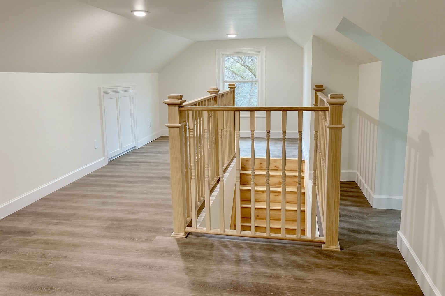 206 West Main Street Hohenwald, TN 38462 - Photo 20 of 24 a view of entryway with wooden floor