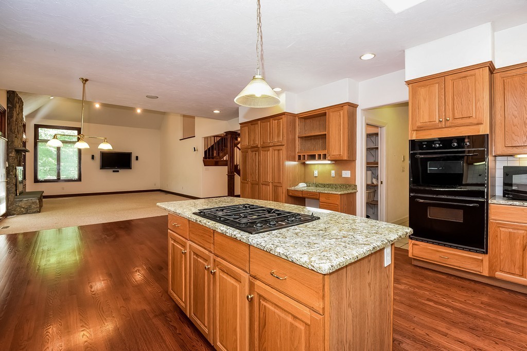 35 Spruce Lane Canton, MA 02021 - Photo 10 of 30 Gallery Image 10