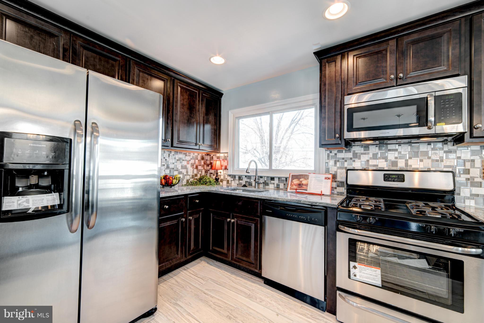 918 Bardswell Road Catonsville, MD 21228 - Photo 12 of 30 Stainless Steel Appliances