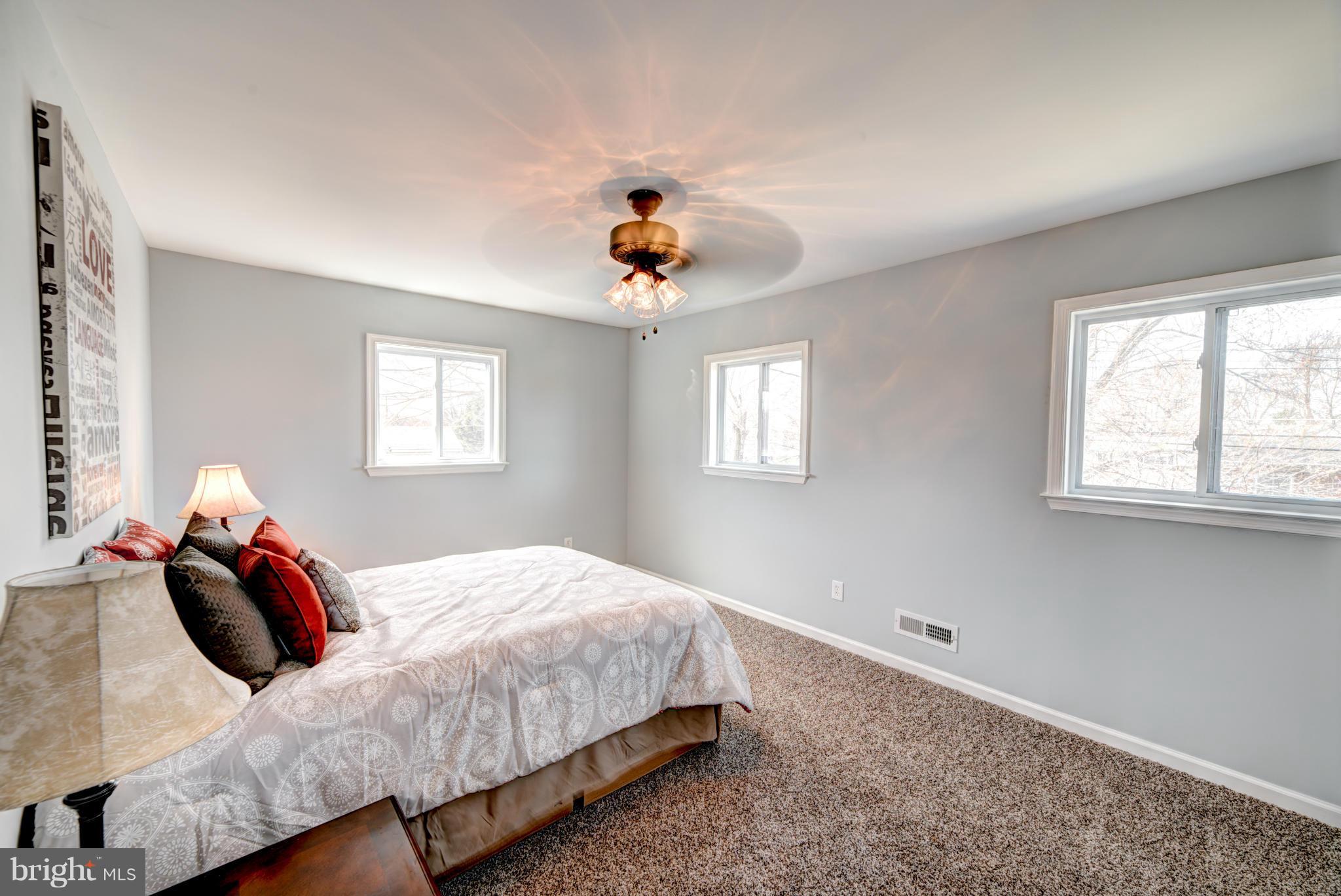 918 Bardswell Road Catonsville, MD 21228 - Photo 15 of 30 Sun-filled Space to Relax