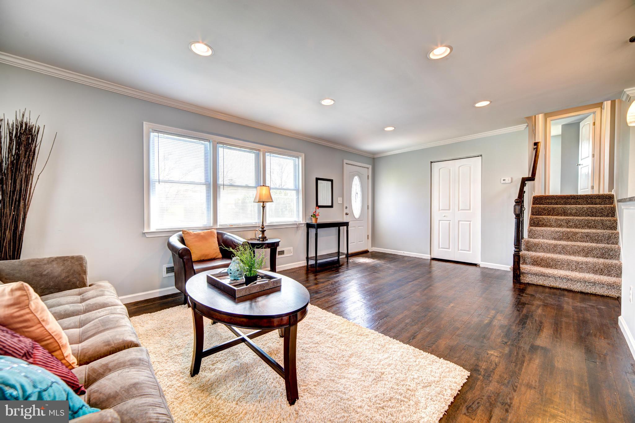 918 Bardswell Road Catonsville, MD 21228 - Photo 4 of 30 Gleaming Hardwood Floors