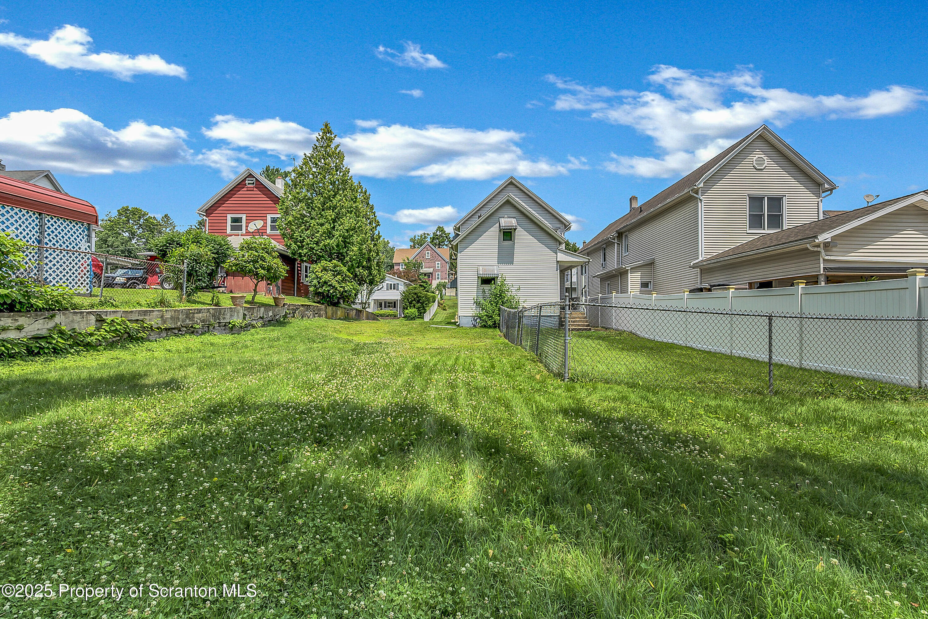 445 Leggett Street Scranton, PA 18508 - Photo 20 of 29 back yard