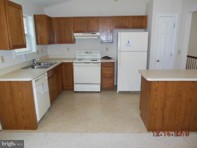 28 Myrtle Road Fredericksburg, VA 22405 - Photo 5 of 15 Kitchen