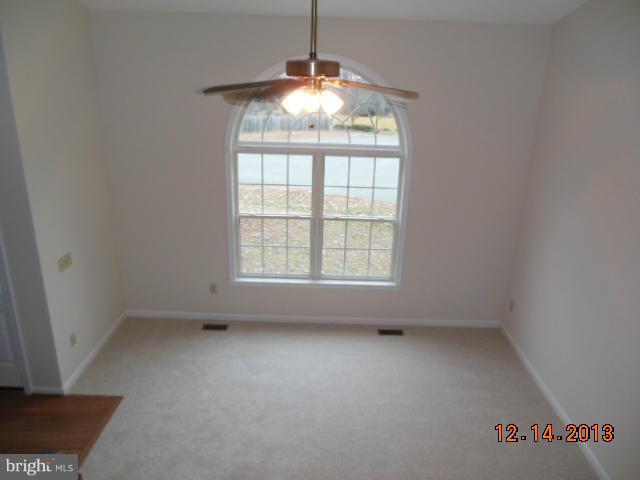 28 Myrtle Road Fredericksburg, VA 22405 - Photo 6 of 15 Living Room