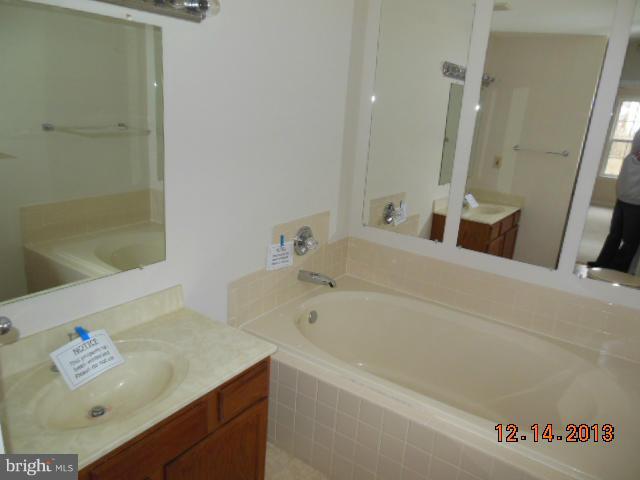 28 Myrtle Road Fredericksburg, VA 22405 - Photo 10 of 15 Bath (Master)