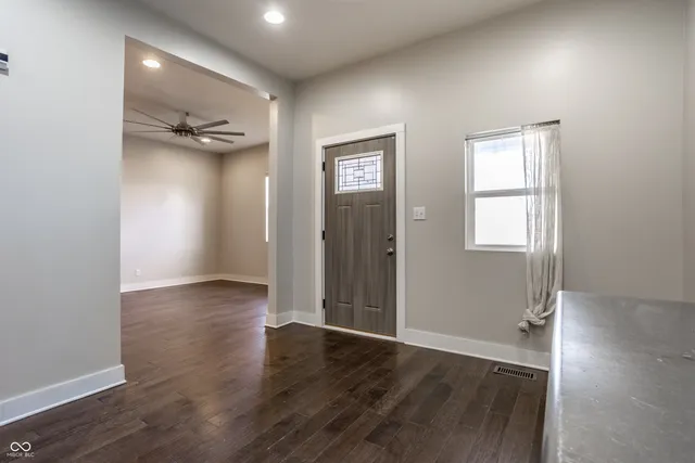 $2,250 | 421 East Morris Street, Indianapolis, IN 46225