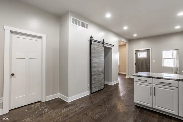 $2,250 | 421 East Morris Street, Indianapolis, IN 46225