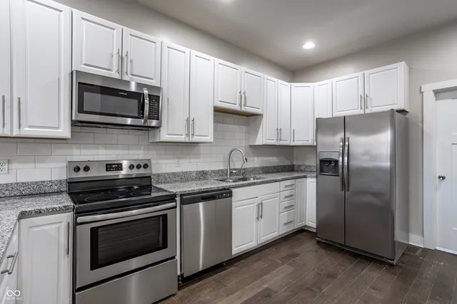 $2,250 | 421 East Morris Street, Indianapolis, IN 46225