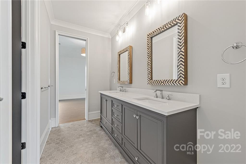 4204 Water Oak Road Charlotte, NC 28211 - Photo 48 of 48 Gallery Image 48