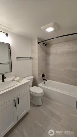 $2,300 | 31721 West Commercial Street, Unit B, Carnation, WA 98014