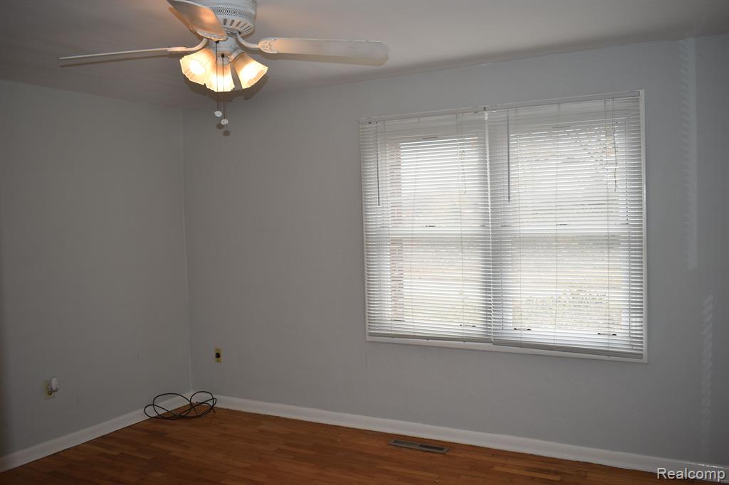 7690 West Sargent Road Fowlerville, MI 48836 - Photo 11 of 15