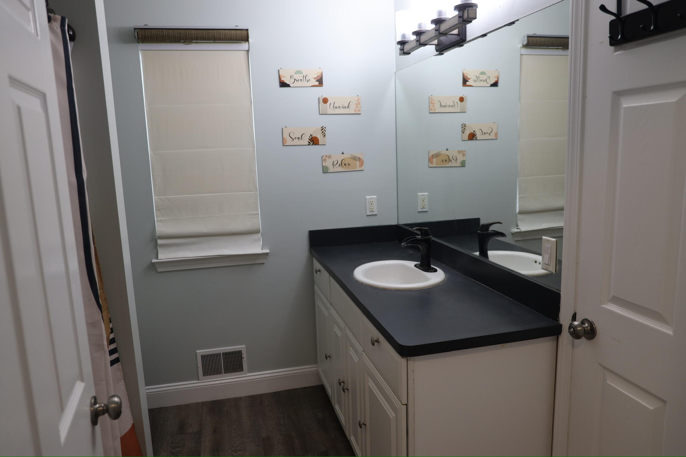 16546 Jessica Lane Romulus, MI 48174 - Photo 20 of 31 5M0A9866