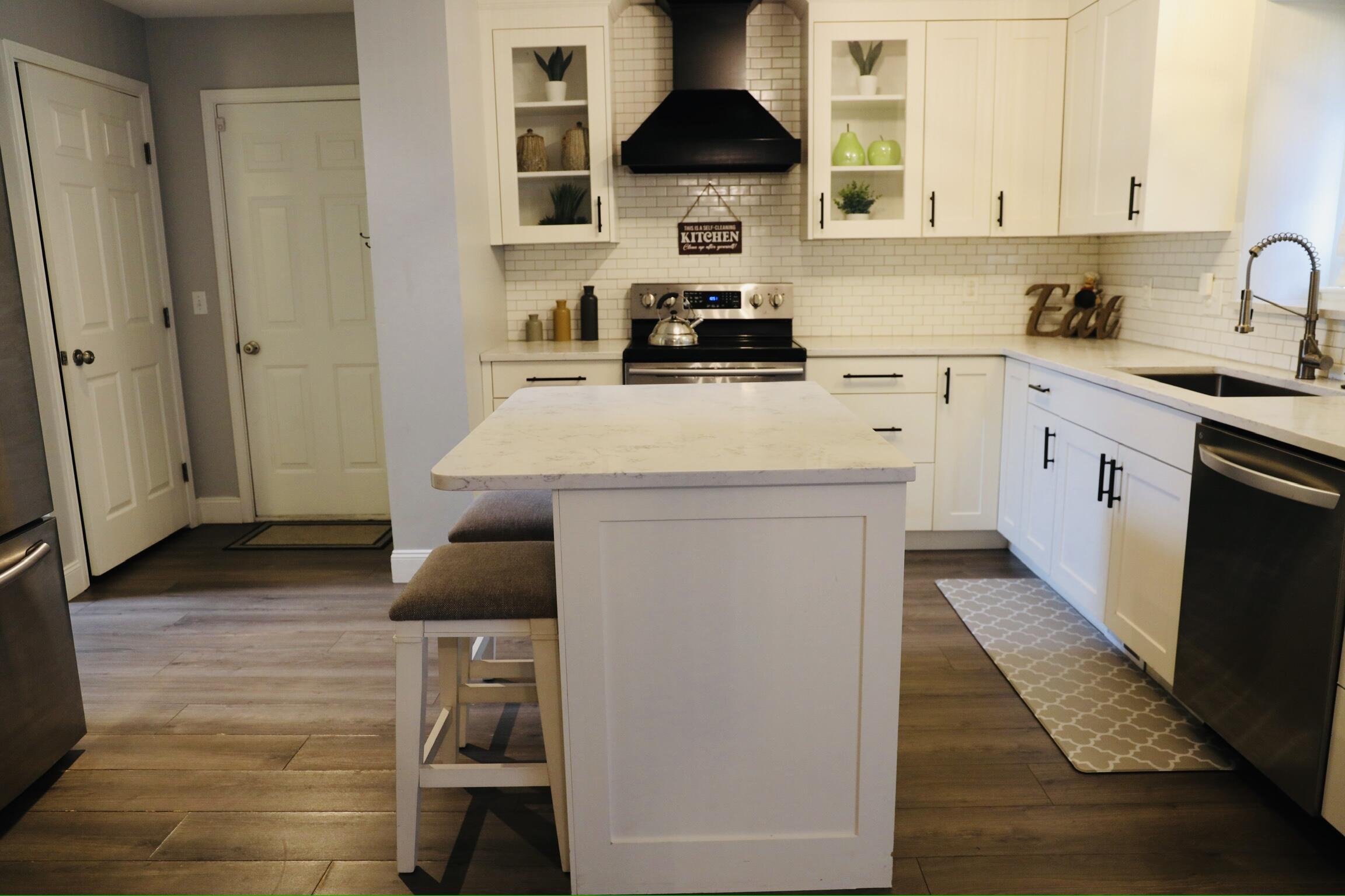 16546 Jessica Lane Romulus, MI 48174 - Photo 6 of 31 5M0A9832