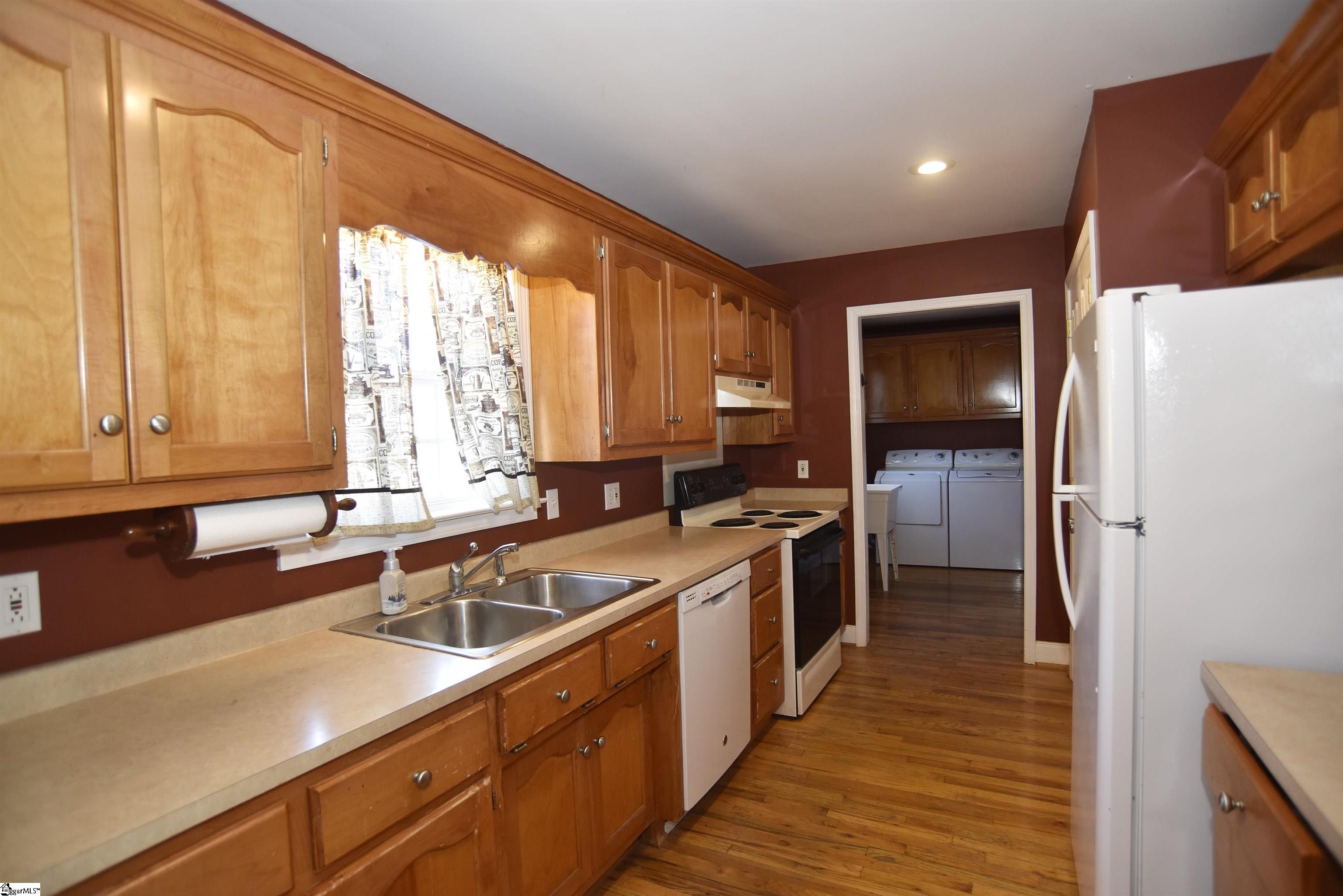 115 Willis Road Taylors, SC 29687 - Photo 7 of 15