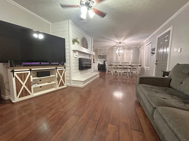 $384,500 | 13276 Old Baxter Road, Silver Point, TN 38582