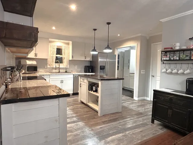 $384,500 | 13276 Old Baxter Road, Silver Point, TN 38582